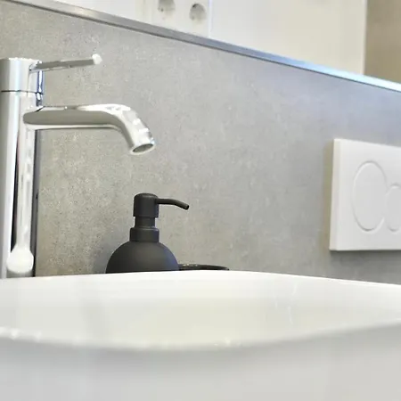 Apartment Modern & Zentral - 30 Min Bis Zur Messe In Koeln & Duesseldorf *